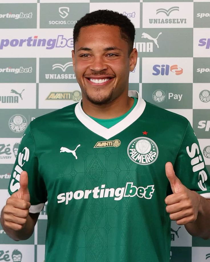 ۴K Vitor Roque wallpaper