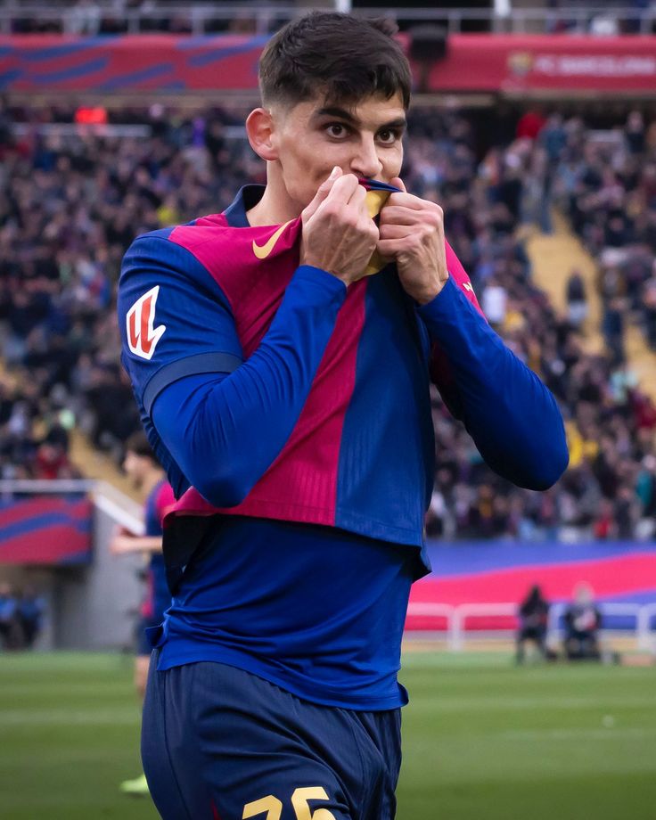 wallpaper 4k Gerard Martin