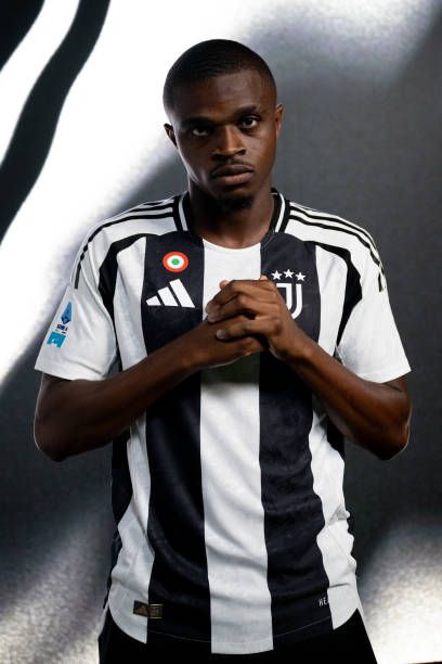 wallpaperPierre Kalulu