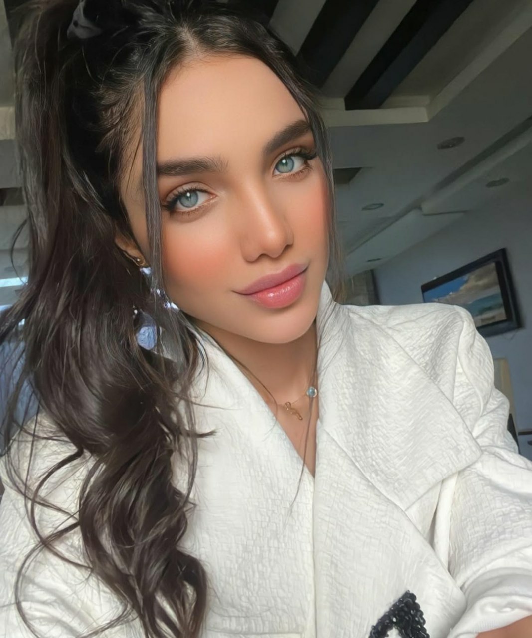 عکس زن فرشاد احمدزاده