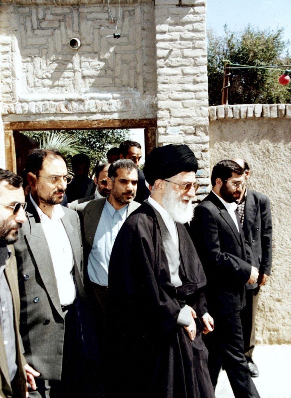 تبعید سید علی خامنه‌ای